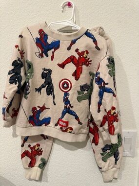 H&M Marvel Kids Beige Avengers Graphic Sweatshirt and Joggers Set